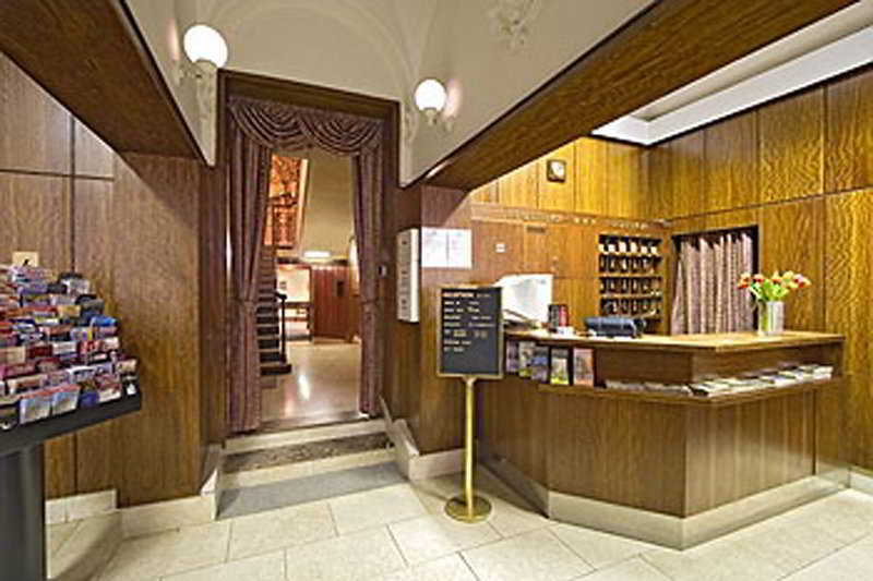 Hotel Sofia Прага Интерьер фото